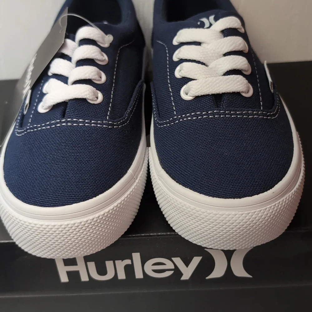 Hurley Boys Canvas Low Top Sneakers. Navy Blue. Size 11. New In Box